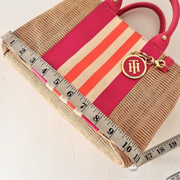 Tommy Hilfiger Preppy Jolene Printed Straw w/ Printed Stripes Pink Handbag - Picture 14 of 16